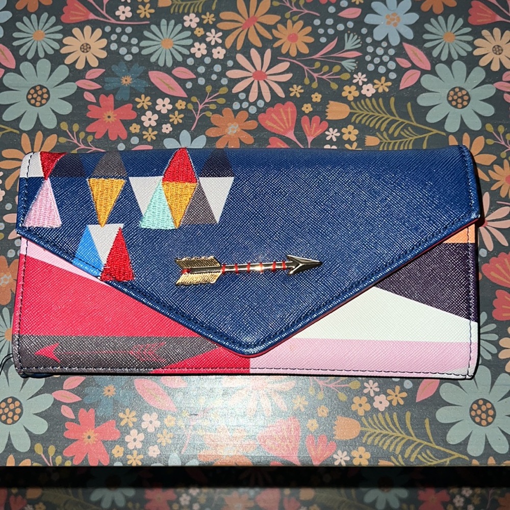 Dakota NWOT Wallet
